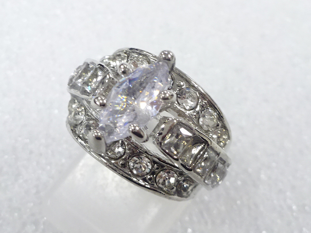 クリスタル　指輪(9号)